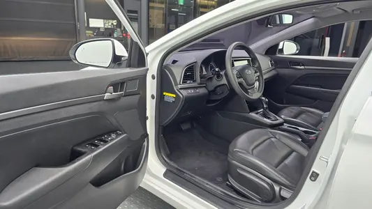 Hyundai AD 1.6 GDI 2018 10