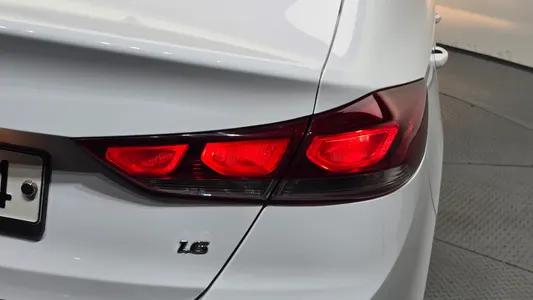 Hyundai AD 1.6 GDI 2018 23