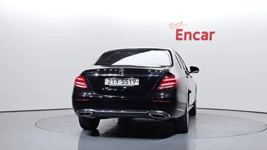 Mercedes-Benz E-Class W213 E300 4MATIC 2018 4