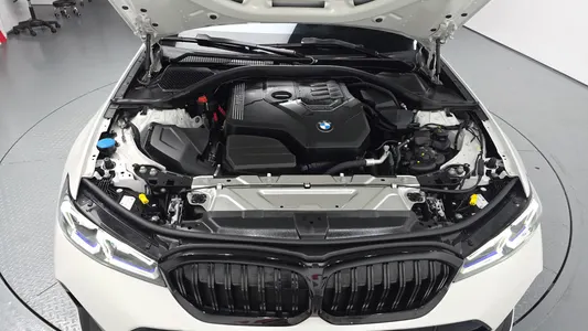 BMW 3 Series (G20) 320i M 2024 5