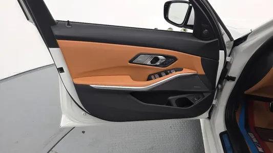 BMW 3 Series (G20) 320i M 2024 24
