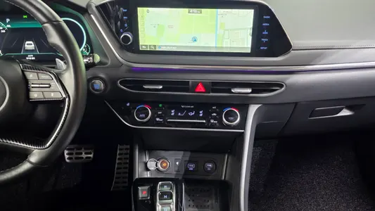 Hyundai (DN8) 1.6 2022 14