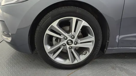 Hyundai AD 1.6 e-VGT 2015 5