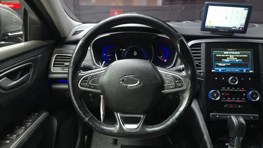 Renault Korea SM6 2.0 LPe LE () 2017 13