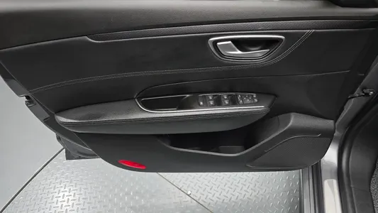 Renault Korea SM6 2.0 LPe LE () 2017 24