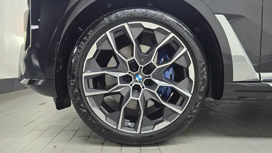 BMW X7 (G07) xDrive 40i M 7 2026 5