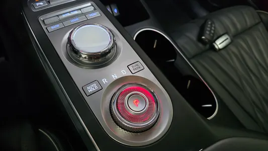 Genesis GV70 2.5T AWD 2023 9