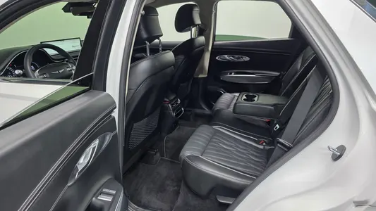 Genesis GV70 2.5T AWD 2023 12