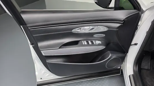 Genesis GV70 2.5T AWD 2023 25