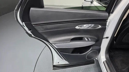 Genesis GV70 2.5T AWD 2023 26