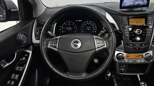 KG Mobility C 2.0 CVT 2WD 2014 13