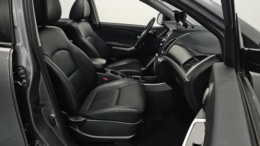 KG Mobility C 2.0 CVT 2WD 2014 26