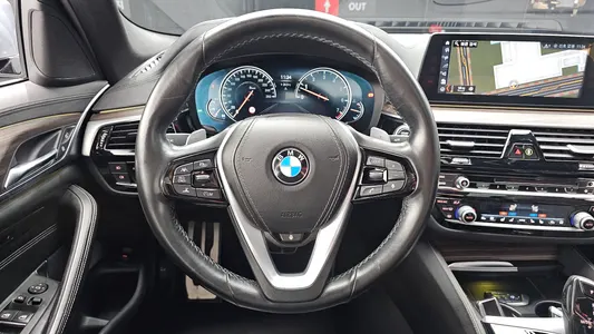 BMW 5 Series (G30) 530i xDrive M 2018 12