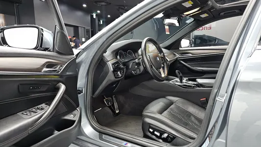 BMW 5 Series (G30) 530i xDrive M 2018 9