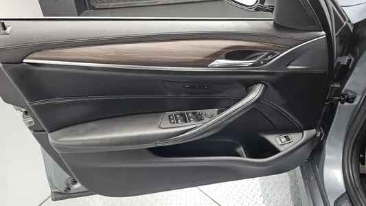 BMW 5 Series (G30) 530i xDrive M 2018 24
