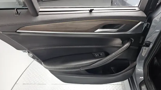 BMW 5 Series (G30) 530i xDrive M 2018 25