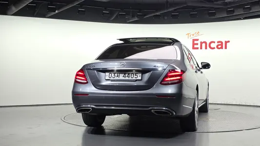 Mercedes-Benz E-Class W213 E300 4MATIC 2019 4