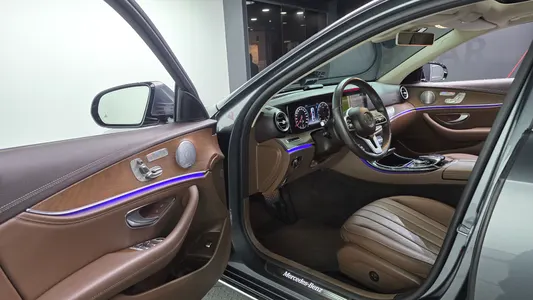 Mercedes-Benz E-Class W213 E300 4MATIC 2019 10