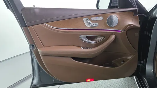 Mercedes-Benz E-Class W213 E300 4MATIC 2019 24