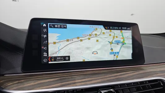 BMW 5 Series (G30) 520d M 2017 13