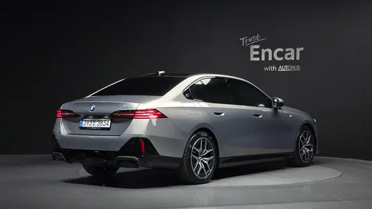 BMW 5 Series (G60) 520i M 2025