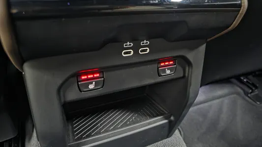 BMW 5 Series (G60) 520i M 2025 12