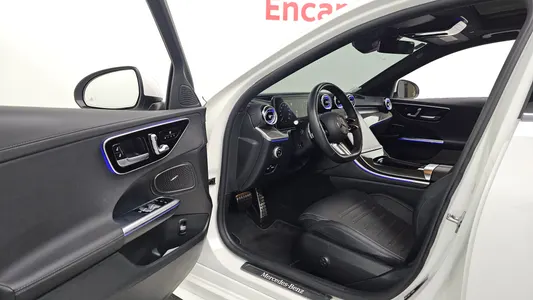 Mercedes-Benz C-Class W206 C300 4MATIC AMG Line 2023 10