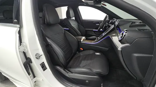 Mercedes-Benz C-Class W206 C300 4MATIC AMG Line 2023 26