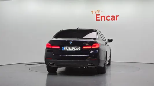 BMW 5 Series (G30) 520i M 2023 4