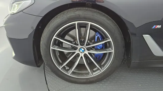 BMW 5 Series (G30) 520i M 2023 5