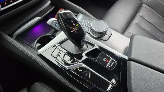 BMW 5 Series (G30) 520i M 2023 9