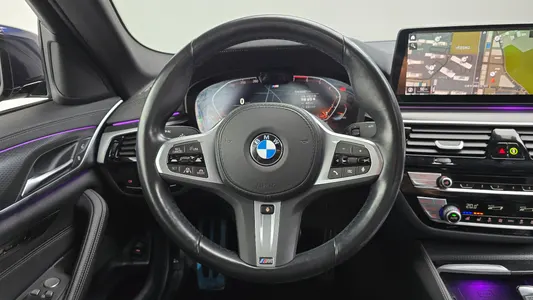 BMW 5 Series (G30) 520i M 2023 13