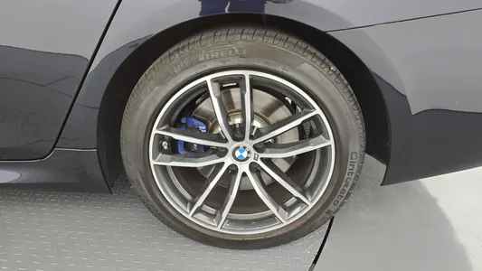 BMW 5 Series (G30) 520i M 2023 21