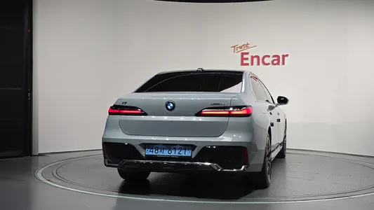 BMW i7 (G70) xDrive 60 M 2023 4