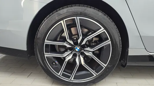 BMW i7 (G70) xDrive 60 M 2023 5