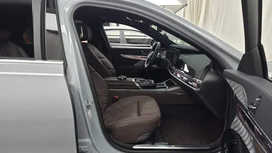 BMW i7 (G70) xDrive 60 M 2023 15