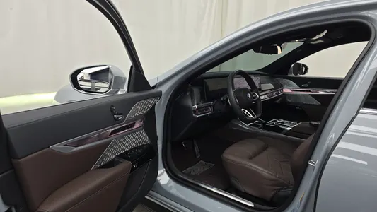 BMW i7 (G70) xDrive 60 M 2023 10