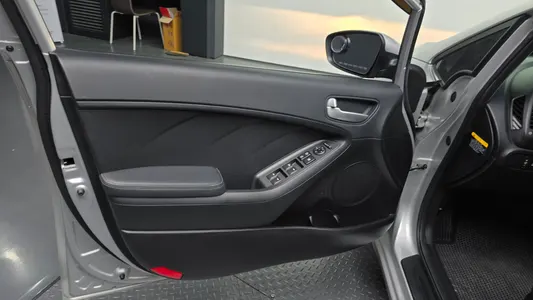 Kia K3 2013 25