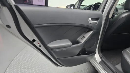 Kia K3 2013 26