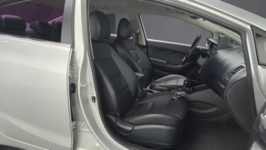 Kia K3 2013 27
