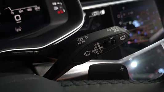 Audi Q8 (4M) 45 TDI 2021 36