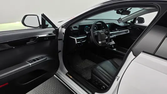 Hyundai (GN7) 3.5 LPG 2WD () 2023 10