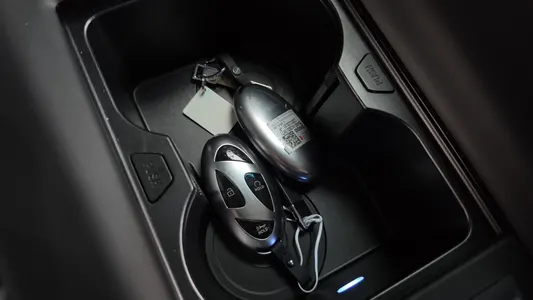 Hyundai (GN7) 3.5 LPG 2WD () 2023 17