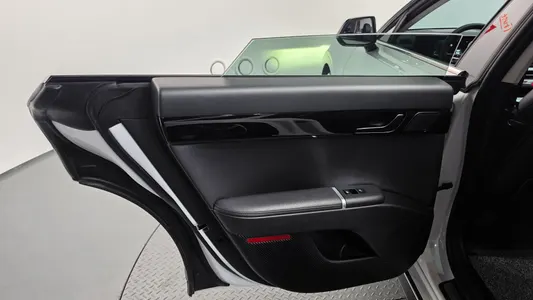 Hyundai (GN7) 3.5 LPG 2WD () 2023 25