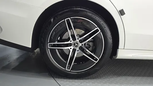 Mercedes-Benz E-Class W214 E200 AMG Line 2025 4