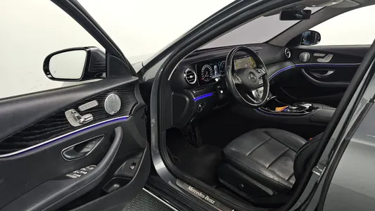 Mercedes-Benz E-Class W213 E300 4MATIC 2017 11