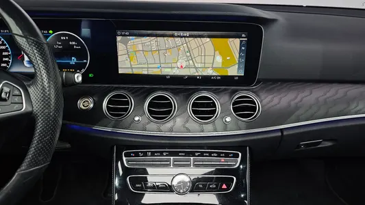 Mercedes-Benz E-Class W213 E300 4MATIC 2017 14