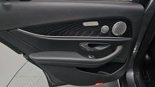 Mercedes-Benz E-Class W213 E300 4MATIC 2017 25