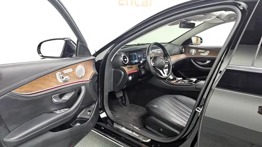 Mercedes-Benz E-Class W213 E300 4MATIC 2020 10