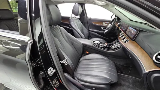 Mercedes-Benz E-Class W213 E300 4MATIC 2020 26